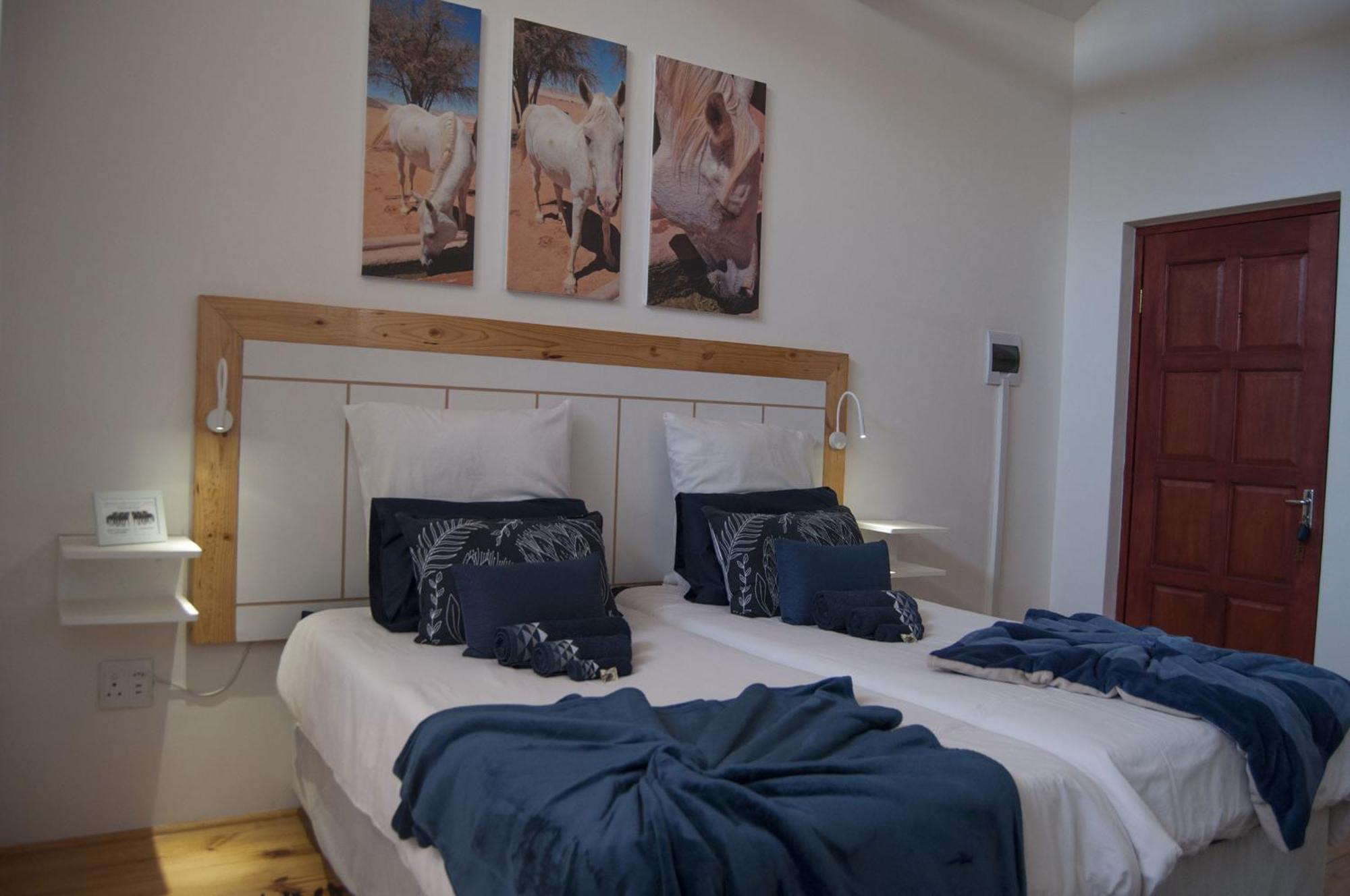 Wildhorses B&B And Self Catering Luderitz ภายนอก รูปภาพ