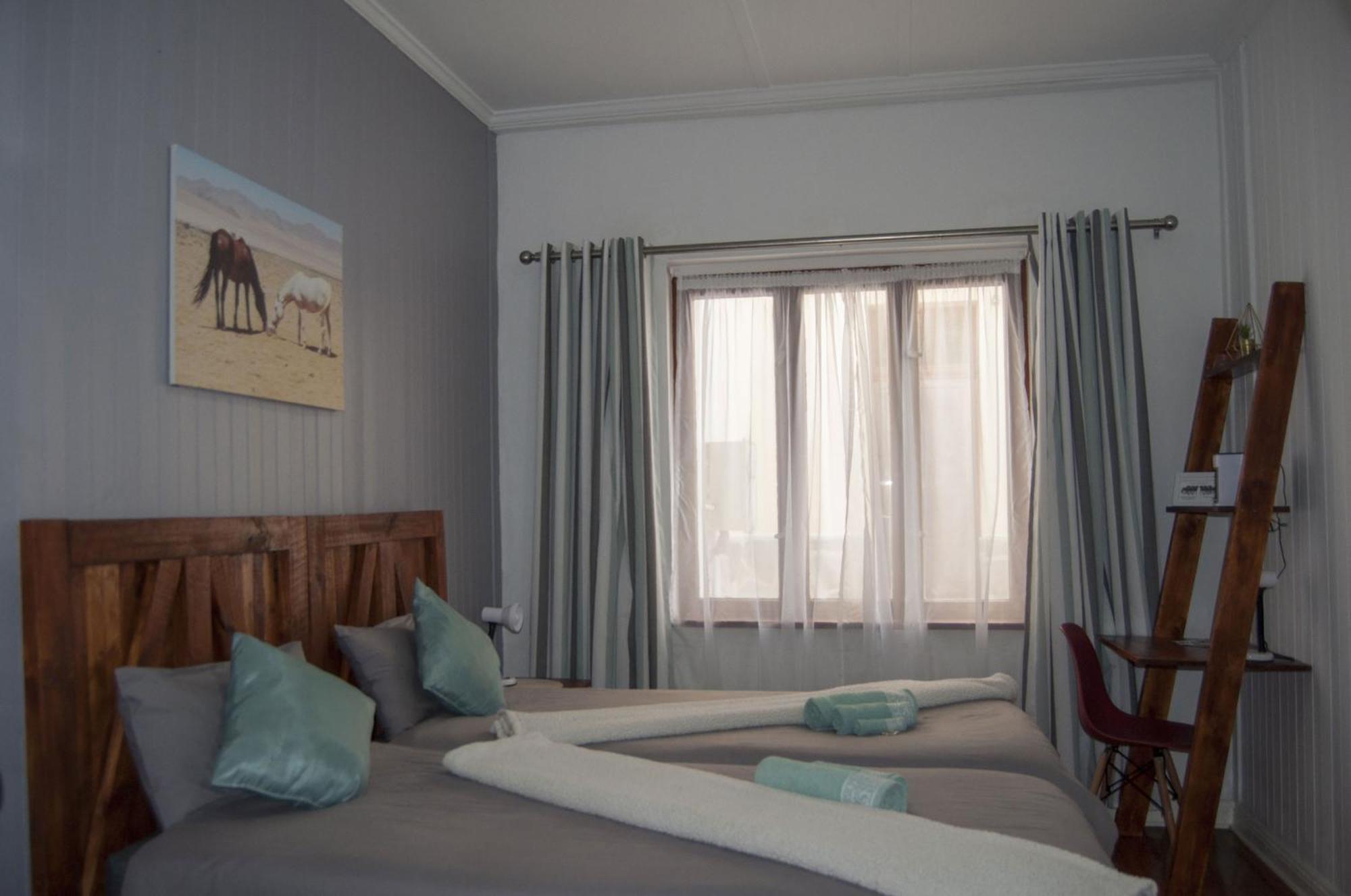 Wildhorses B&B And Self Catering Luderitz ภายนอก รูปภาพ